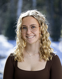 Savannah Searle portrait