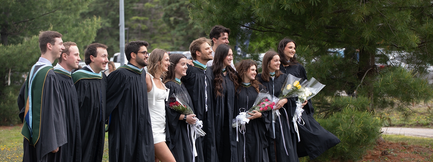A group photo of Nipissing University graduates