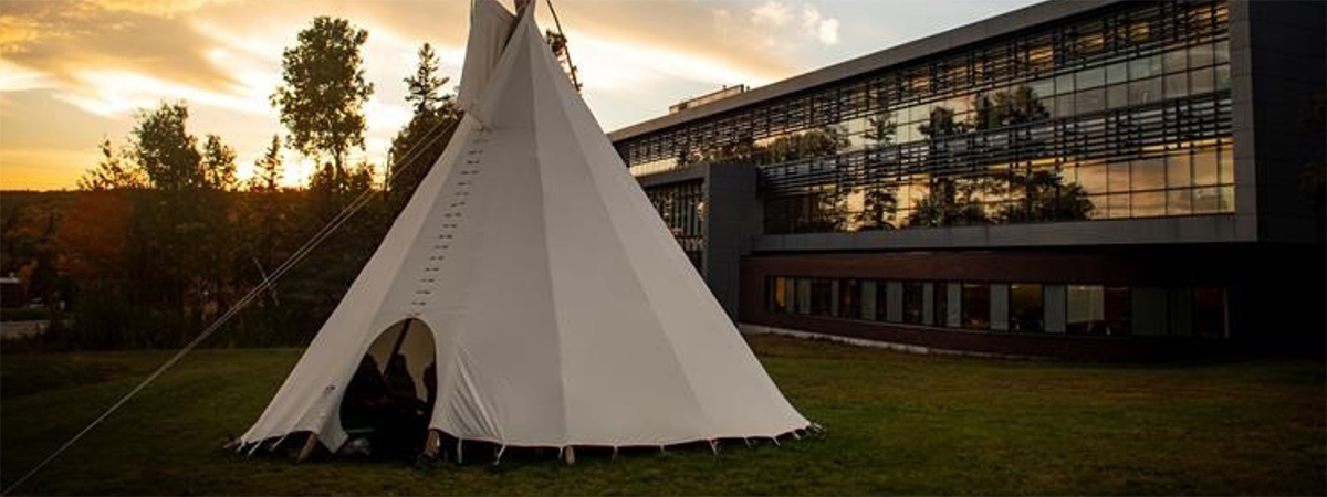 Campus Tipi Sunset